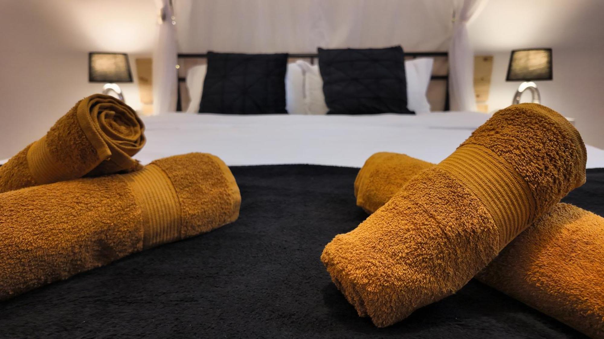 Intimo Oldtown Romantic Apartment บราชอฟ ภายนอก รูปภาพ